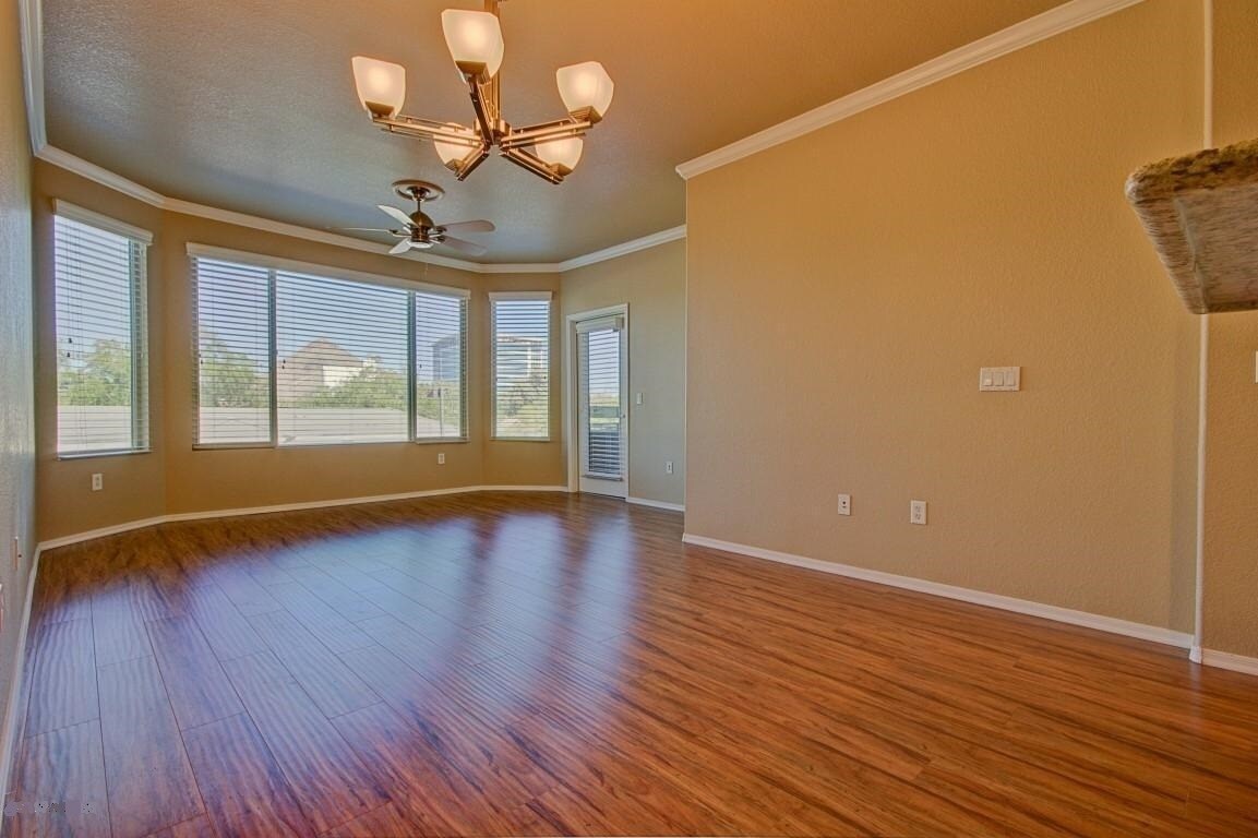 Family Room - 435 W Rio Salado Pky
