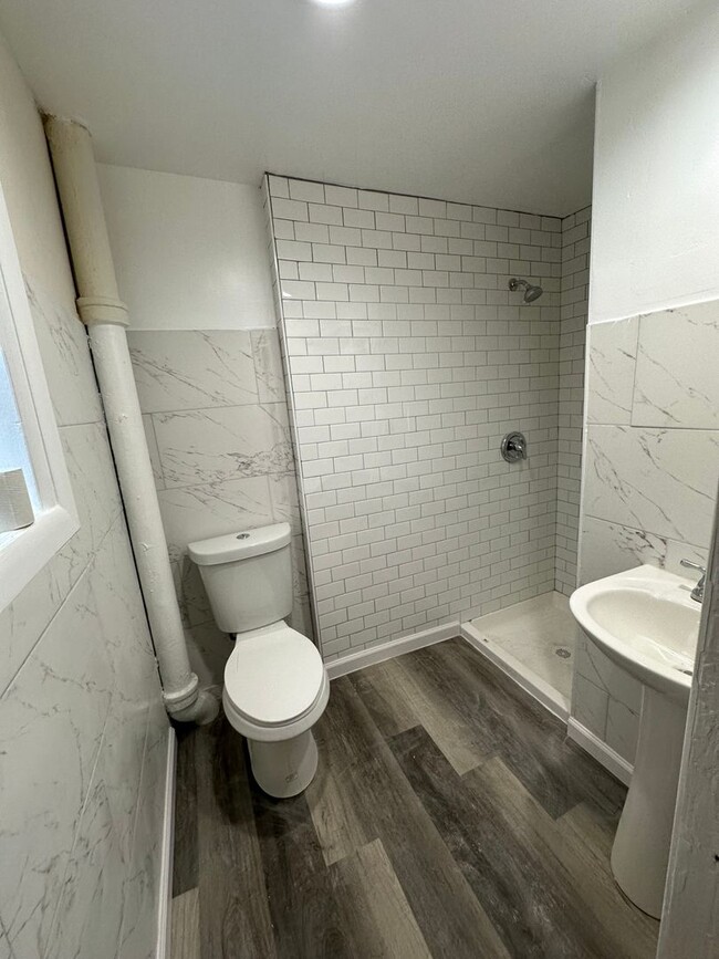 Building Photo - Cozy Remodeled Reading 3 BR/1 Bath For Ren...