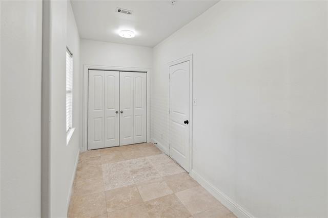 Building Photo - 2316 Stutz Dr