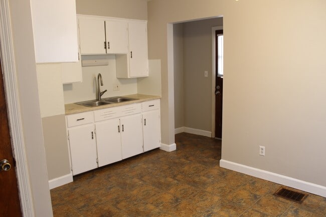 Building Photo - 1749 Piedmont Rd