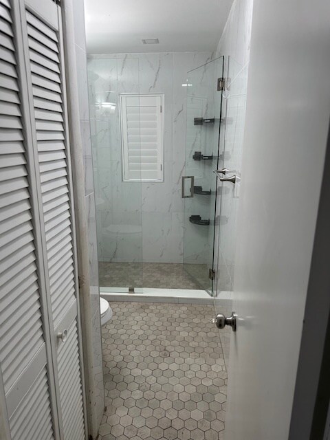 Building Photo - 218 E 18th St