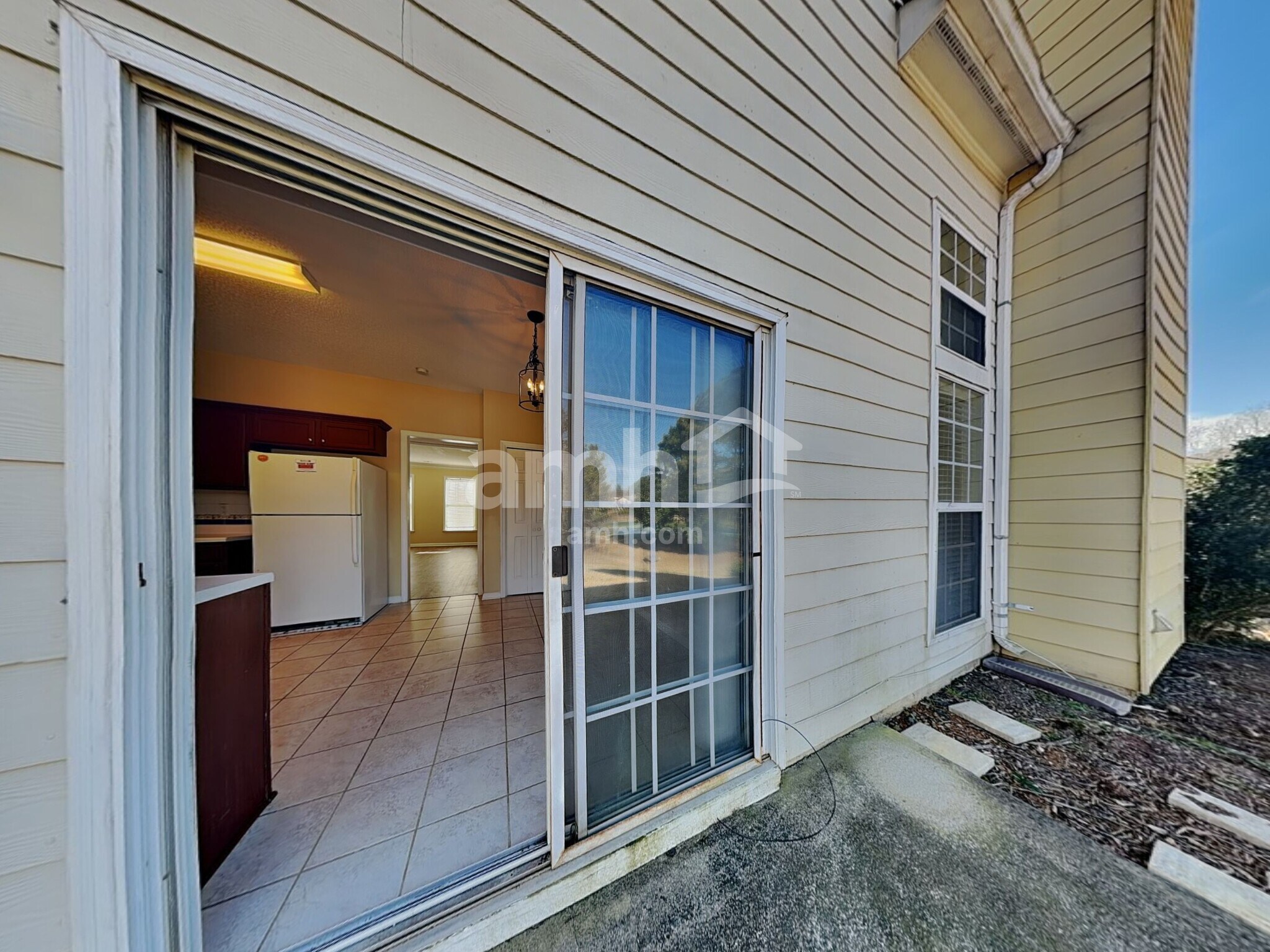 Building Photo - 2208 Sprucewood Dr NW