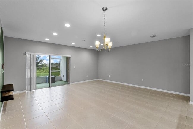 Building Photo - 228 Primrose Dr