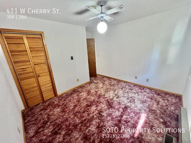 Building Photo - 411 W Cherry St