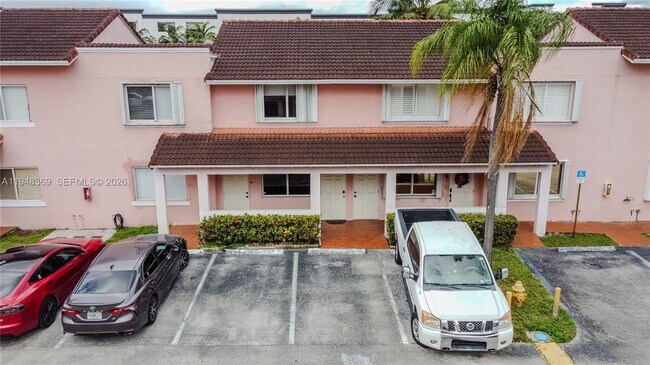 Building Photo - 8013 Lake Dr