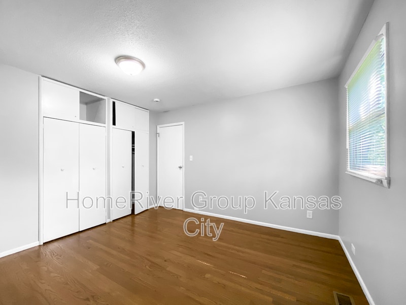 Building Photo - 8724 E 96th St