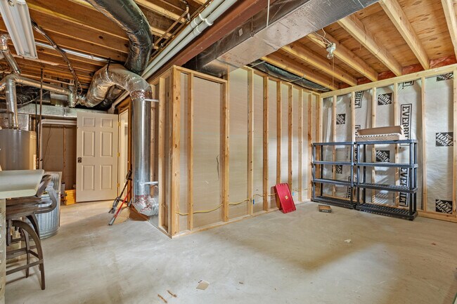 Building Photo - 800 Palomino Ln