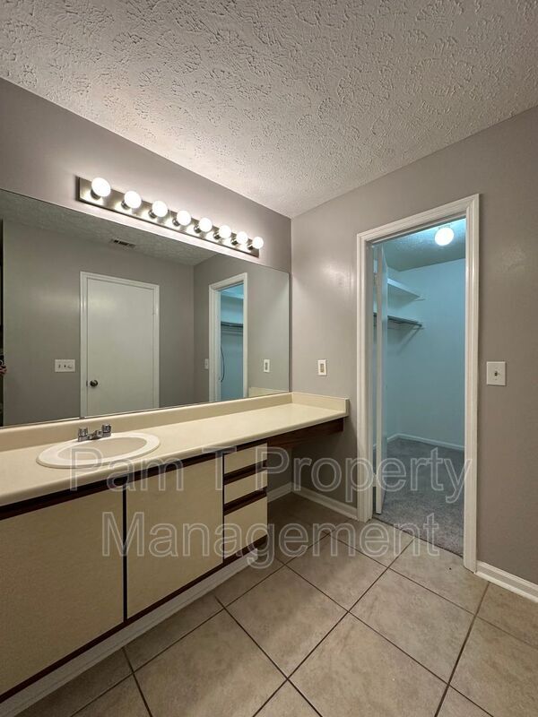 Building Photo - 110 Gunpowder Dr