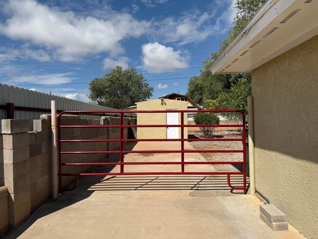 Building Photo - 1404 Chaco Ave