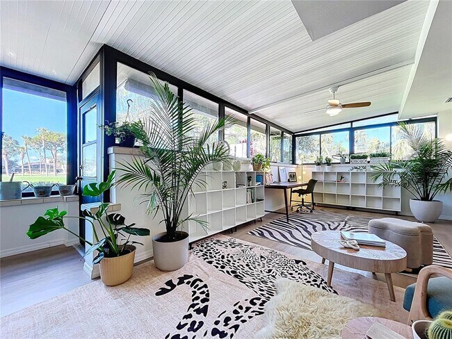 Building Photo - 4646 La Jolla Dr