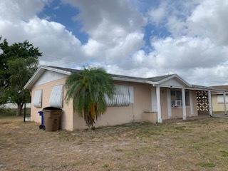 Building Photo - 1420 Kimdale St E