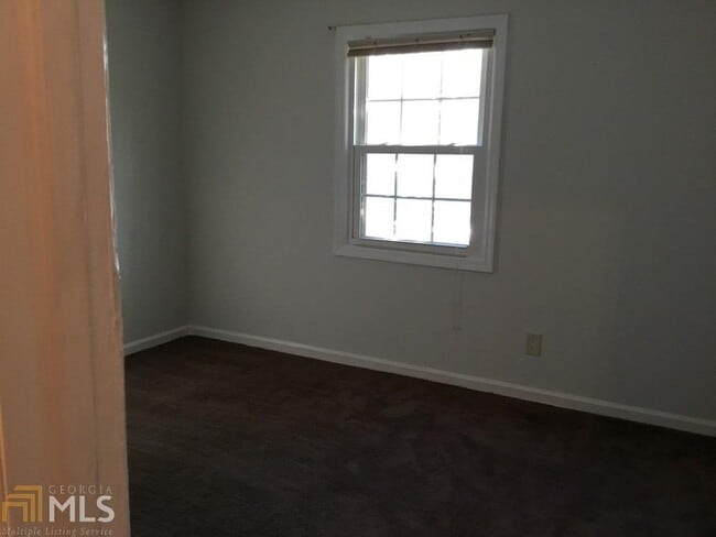 Building Photo - 3121 Colonial Way