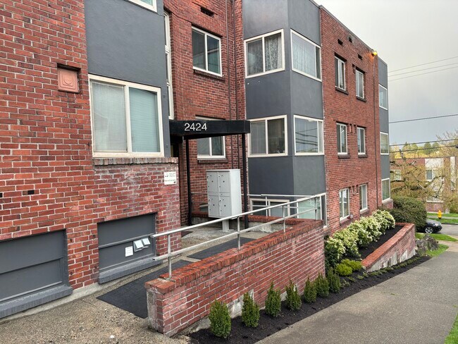 Building Photo - Denny Apartments