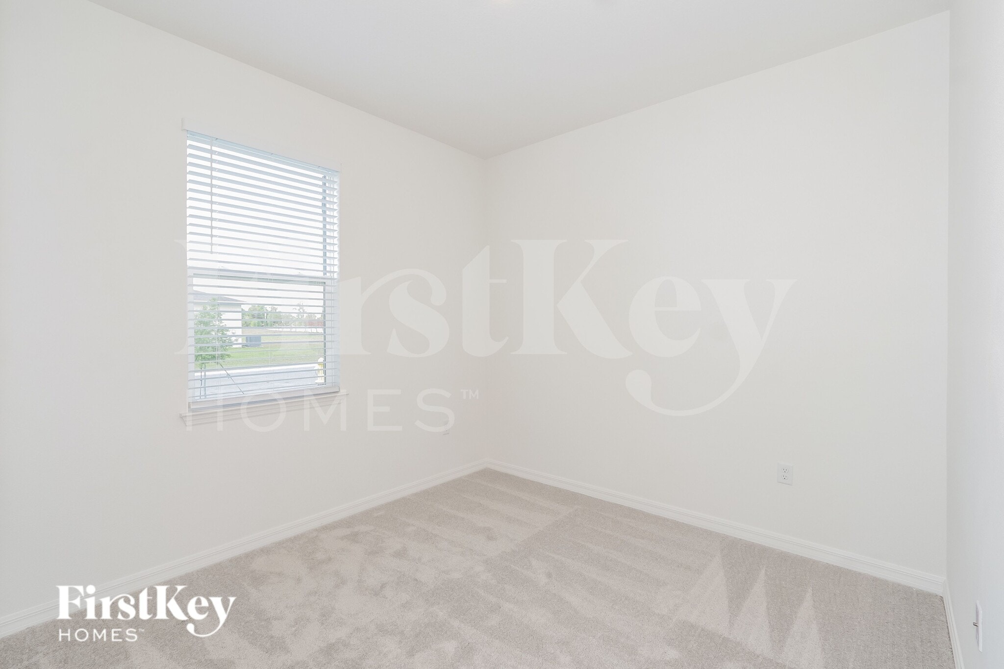 Building Photo - 303 Corbel Ln