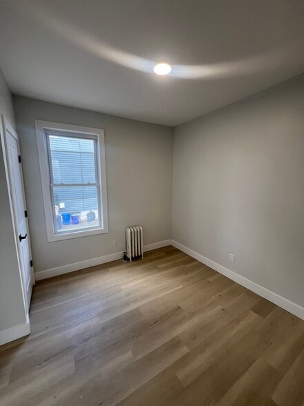 Building Photo - 577 13th Ave