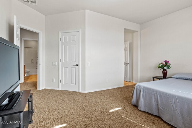 Building Photo - 5224 W Bent Tree Dr