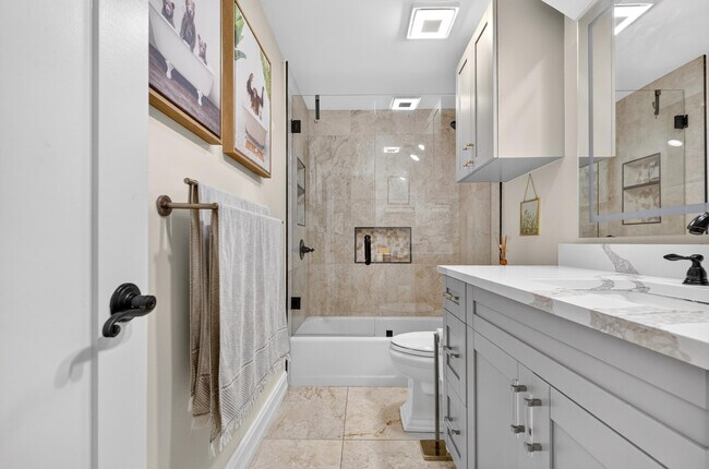 Building Photo - 13074 La Mirada Cir
