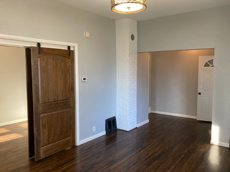 Building Photo - 912 5th St SW