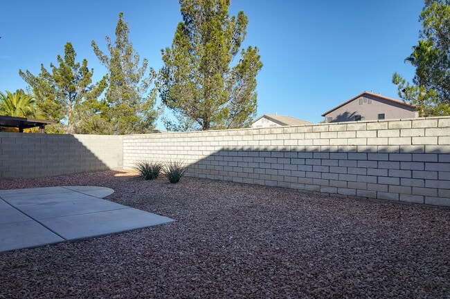 Building Photo - 9222 Cazador St