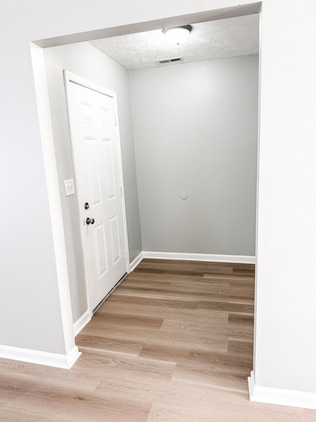 Building Photo - Charming 3 bedroom, 2 bath Home in North Knoxville!