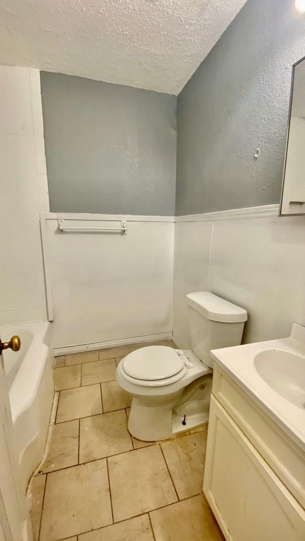 Building Photo - Handyman Special $0 First Month's Rent / “You fix, you SAVE BIG!!” Contact Mayshell for details: ...