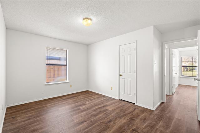 Building Photo - 4845 Barberry Dr