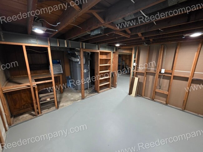 Building Photo - Updated 3 bedroom 1 bathroom House