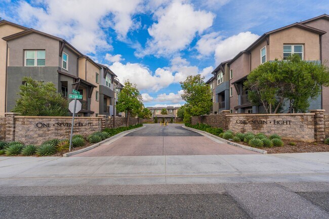 Building Photo - Newer townhome rental located in the gated One Seven Eight community!