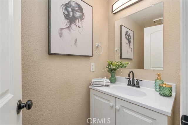 Building Photo - 533 E Jackman St