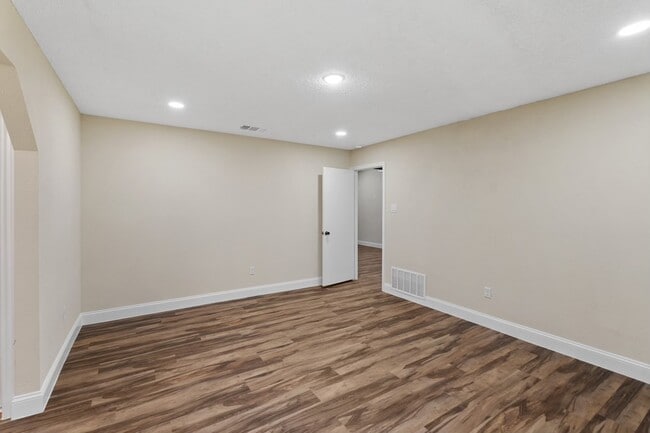 Building Photo - 1037 Alicia Ln