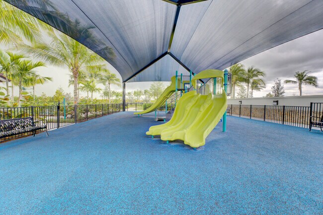 Building Photo - 9341 Crestview Cir