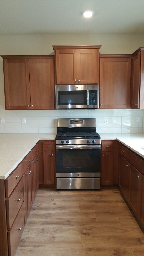 Building Photo - 427 NE Tork Pl