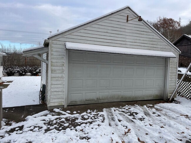 Building Photo - 120 Cotter Rd