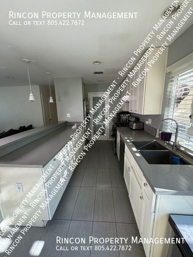 Building Photo - 708 Calle Pensamiento