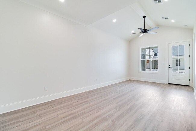 Building Photo - 106 Pilsbury Ln