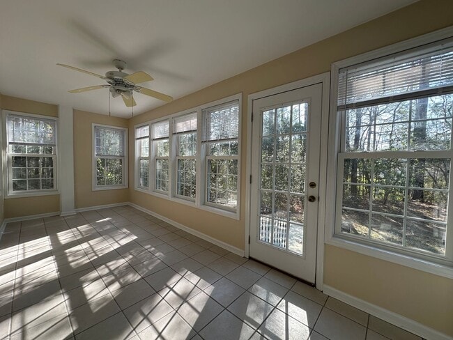 Building Photo - 204 Grandford Pl