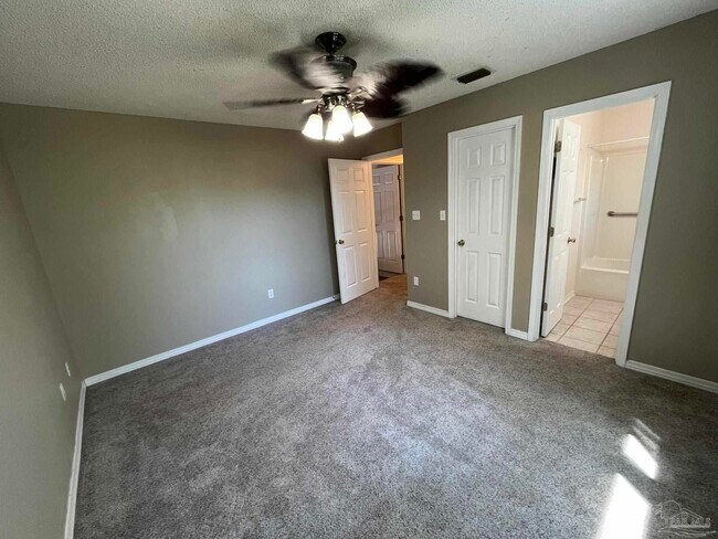 Building Photo - 1348 Redwood Ln