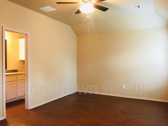 Building Photo - 11204 NW 114th St