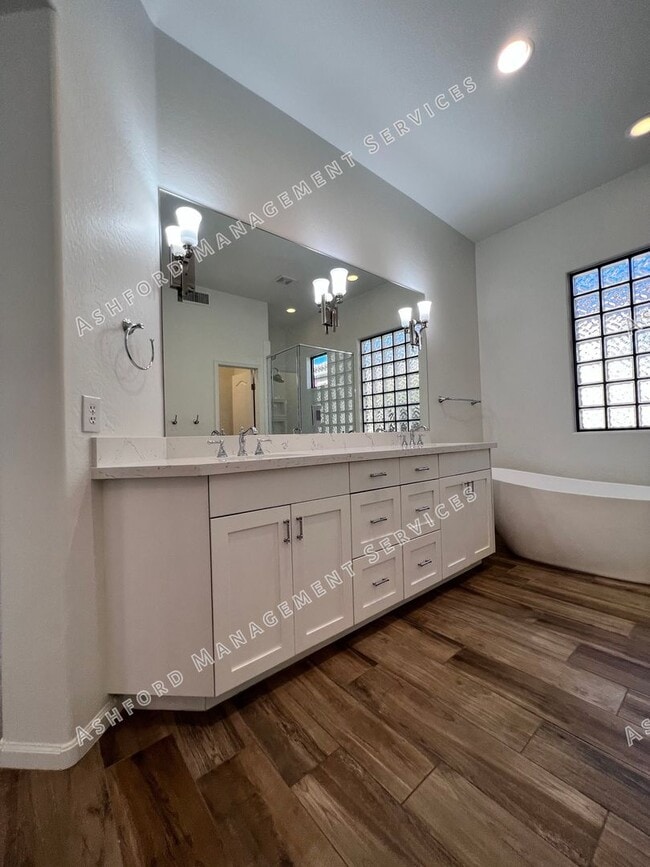 Building Photo - COME HOME TO LUXURY IN GATED GRAYHAWK GOLF...