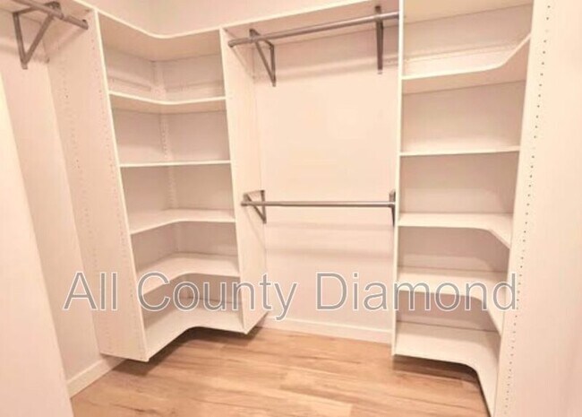 Building Photo - 126 Covington St