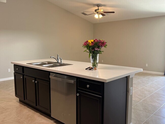 Building Photo - 4/2 In Torino