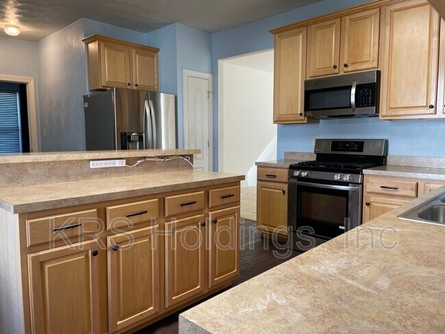 Building Photo - 3215 Omohundro Ave