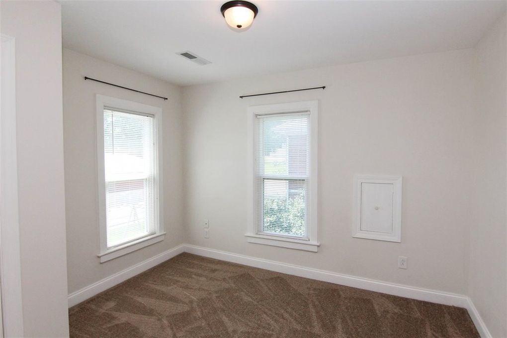 Building Photo - 307 W Welsh St