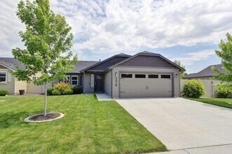 Building Photo - Clean Single-Level Home in Quiet Neighborhood