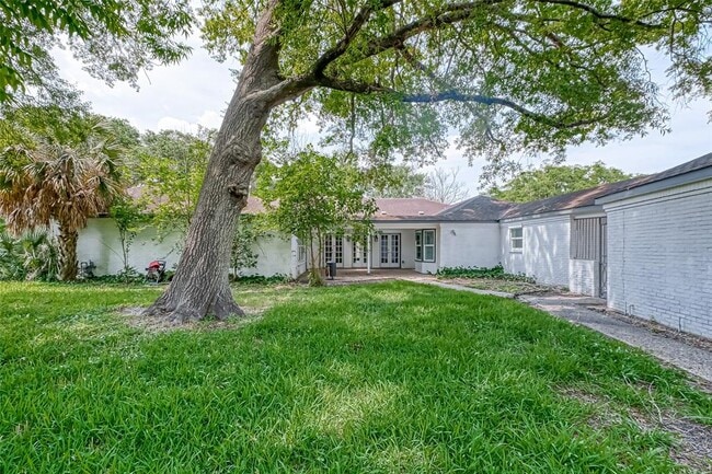 Building Photo - 5319 S Braeswood Blvd
