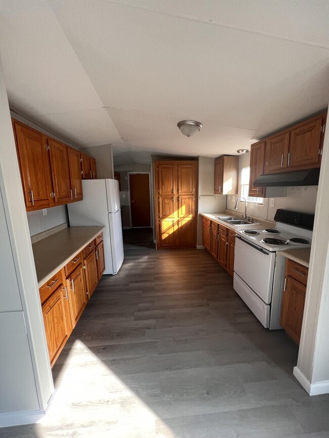 Building Photo - 194 Pam Ct