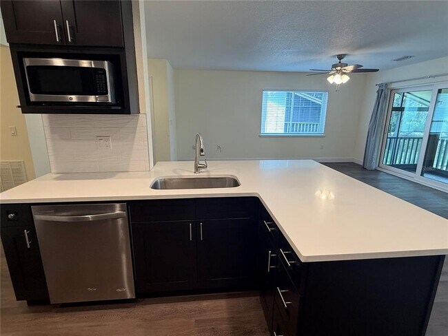 Building Photo - 514 Longfellow Ct
