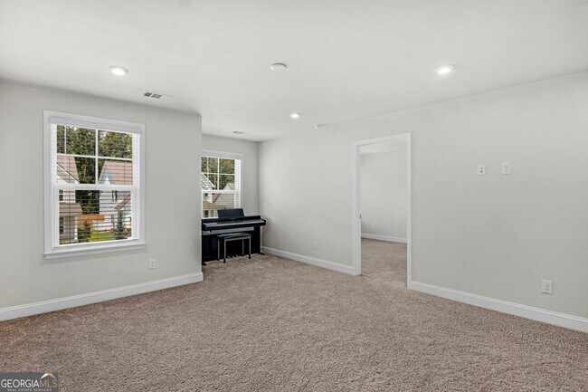 Building Photo - 340 Dendron Dr