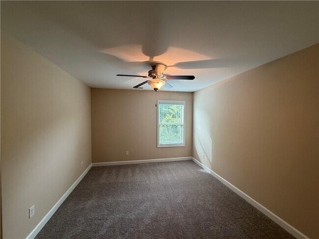 Building Photo - 4525 Highfield Dr