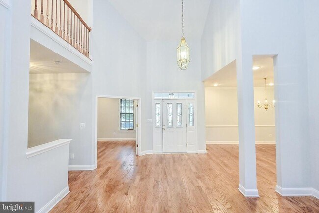 Building Photo - 6916 Birkenhead Pl
